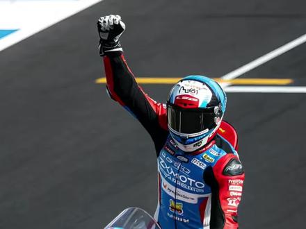 张雪820在WSBK首站的第二回合,赌输了,但比赛很精彩 #机车 #张雪820rr #wsbk