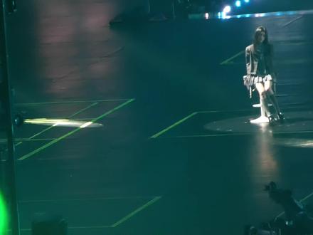 鞠粉请收下我们凯家的膜拜,好听!#鞠婧祎 #qq音乐巅峰之夜 #王俊凯 都说了蓝色灯牌一家亲了