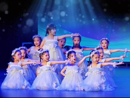 六一儿童节舞蹈《小风铃》#六一舞蹈#六一儿童节#幼儿园舞蹈#萌娃舞蹈 #六一儿童节