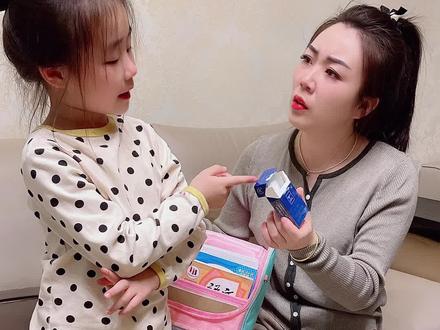 妈妈发现女儿书包里的秘密#记录生活 #亲子