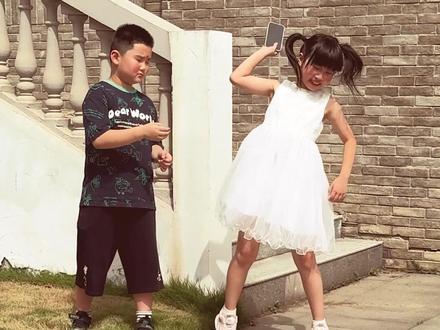 楼梯拍照技巧 楼梯拍照姿势,楼梯拍照角度 #六一 楼一儿童节快乐!