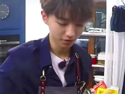 王俊凯 轻松迷倒所有人 #王俊凯 #中餐厅