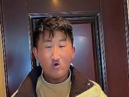 紧凑哥回应赫伊森风波!此事到此为止! #紧凑哥 #赫伊森 #皇马 #dou足球季