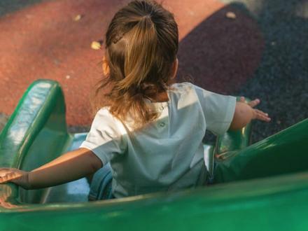 【女儿殿下】 疯疯癫癫,风度翩翩,我切换自如是一种训练。在你面前只能笑脸。
#周杰伦 #太阳之子 #女儿殿下