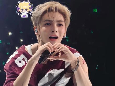 谁敢看侯明昊这个演唱会的用心程度 #侯明昊 #侯明昊演唱会 #演唱会 #追星#侯明昊南京演唱会