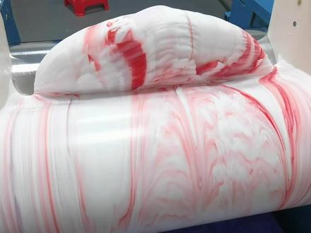 帅小伙炼胶调色 放入 白+红+紫 大家猜一下会变成什么颜色呢? #硅胶制品 #炼胶 #调色 #硅胶外贸出口 #牙胶 #硅胶牙胶厂家