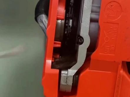 #油锯 #实用工具 #伐木 #园林工具 油锯新机正确的启动方式