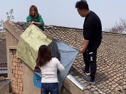 屋顶漏水别着急,用它,一撕一贴就可以@抖音小助手