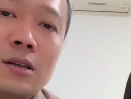 甘宇翼两口子开个炸串店很辛苦,全是亲力亲为#家庭 #夫妻日常 #甘宇翼 #寻亲 #农村生活