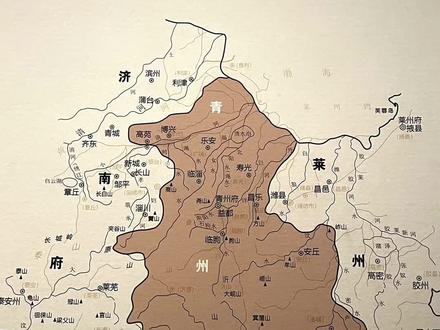 明朝青州先后三位藩王被封,齐王汉王及青州衡王,其中衡王一脉共传六世七王,堂堂衡王府在明朝灭亡后湮没,仅存两座石牌坊#青州 #青州历史 #青州旅游攻略 #明朝那些事儿 #明朝