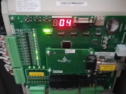默纳克系统电梯一走梯就报E02、03、04、10的故障可以用服务器操作测试变频器是否好坏😂😂😂#电梯人 #电梯