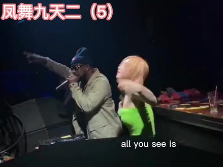 #蹦迪现场嗨爆全场 #dj小姐姐 #跟着节奏嗨起来 #一首好听的dj音乐分享给大家 8090回忆里的青春 先听斜刘海再听地中海,兄弟们释放下压力带上耳机 车载音响调大跟着节奏摇