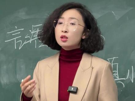 “言语压君子,衣冠镇小人,先敬罗衣后敬人”