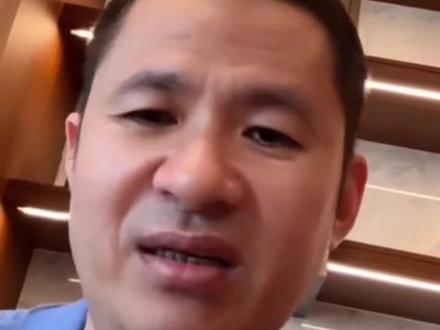 今日港股经纬天地出现大幅回落,单日跌幅巨大。该股前期借助热门概念拉升股价,纳入港股通后波动剧烈。实控人资本运作风格激进,惯用题材包装、社群宣传方式推动市值变化,这类炒作型个股风险极高,普通投资者务必谨慎规避,不要盲目跟风入场。