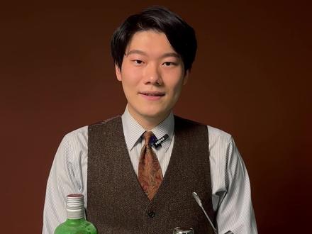 詹姆斯邦德最爱的鸡尾酒!含抽jiang(上)
之前讲了长饮,今天跟大家讲讲我爱喝的夏日短饮马天尼,martini。其中包括了007詹姆斯邦德最爱的vesper martini,和传统的干martini,大家一起来品尝吧
#家庭调酒 #鸡尾酒教学 #詹姆斯邦德 #马天尼 #夏日饮品