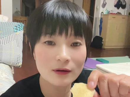 4月3号星期五我们要告别教室围墙,缓解久坐用眼、用脑疲劳,要去晒太阳、呼吸新鲜空气,放松视力与身心,简直太爽啦🥰
远足使我们磨炼意志,塑造抗挫品格
徒步坚持走完路程,累了不放弃、掉队互相等,锻炼耐力、毅力、吃苦精神。
面对上坡、疲惫、天气变化,学会坚持、克服惰性,
同学之间互帮互助,拎书包、扶同伴、提醒安全、分享水和零食,学会体谅、包容、互助#学校教育和家庭教育 #远足活动 #学生时代 #健康