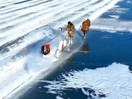 建造冰雪大世界,为什么要采松花江的冰?#地理知识#冰雪大世界#地理#哈尔滨