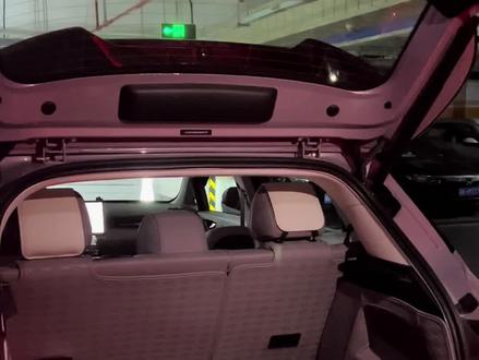 MG4后备箱刚需神器!充电一次用数月,长按还能应急闪烁,取物+警示双在线,安全感拉满!#名爵 #全新mg4 #后备箱照明灯 #盖板灯 #汽车好物推荐