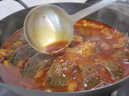 铁锅炖鱼太香了,学会这个秘制做法炖啥鱼都好吃,鱼肉鲜嫩不腥