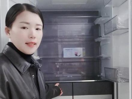 #好家电改变生活 #销售 #家电 美的超净冰箱519极地白
🗻宛如雪山纯粹 | 极地白面板
🏡融入橱柜 | 超薄全嵌
🍱灵活变温 | 3种储鲜模式
🦠健康看得见 | 99.99%除病菌
🔎除异味最彻底 | 一级净化