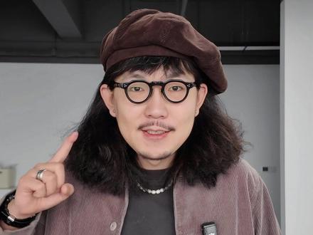 新媒体运营黑话考试(英语听力篇) UCG、PGC、AIGC傻傻分不清楚
CPC、ROI、SEO总是迷迷糊糊
新媒体运营黑话考试来咯,1条视频教会你,新手小白不迷路
#新媒体运营 #运营干货 #黑话 #自媒体 #ROI