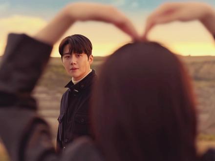 #爱情怎么翻译
“我看到了极光 其实很久以前就看到了”
“这是我的告白 你还没听懂吗”
“爱我吧 周浩镇 就像我爱你一样爱我”#金宣虎 #高允真 #车茂熙周浩镇