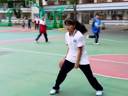 “女版欧文”冯敏敏,球技超越大部分男生,一招“神龙摆尾”直接登上央视 #冯敏敏 #未来之妞 #青年创作者成长计划