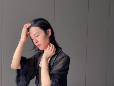 40岁精致男孩在自家奢侈品专柜上班Vlog#柜哥