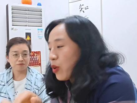 老教师分享:六下语文怎样复习更高效 如何助力取得好成绩,是以课本为主?分类专项复习?还是刷真题卷?听听老教师有什么好的建议。#新手教师必看 #语文老师 #小学语文老师 #六下语文复习 #小升初语文