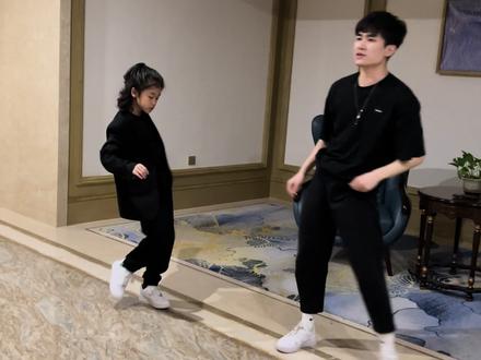 和根宝老师再来一波回忆杀~#中间人 #hero编舞 #库存