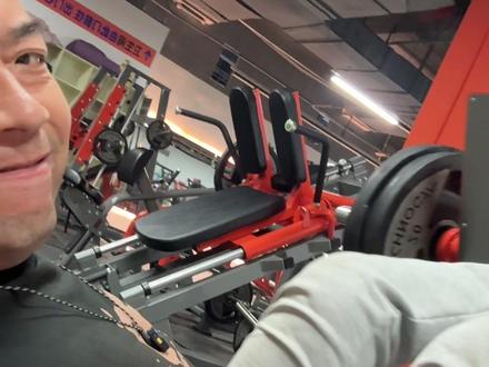 城阳的兄弟们,是不铁该撸起来了,身该健起来了?!亲测这家闪键侠很很不错,9块9真的能练一天啊,酣畅淋漓!!#城阳健身 #24小时健身房 #这家店环境太好了 #解锁新年开工的仪式感 #节后复工自救指南