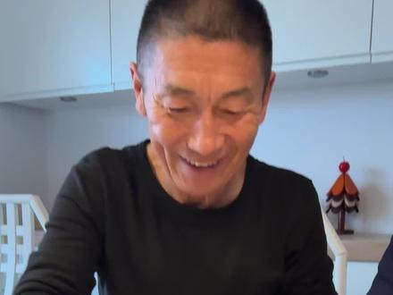 教老妈和王叔认识丹麦克朗,出门方便很多#丹麦迷歌#丹麦小曲奇