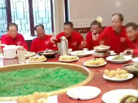 留下美好的回忆 ,不管怎么样,同学,这个称呼,永远都是那么的亲切。