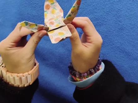 小小千纸鹤,折起来也不容易!
#手工 #手工制作 #折纸 #儿童手工 #儿童折纸