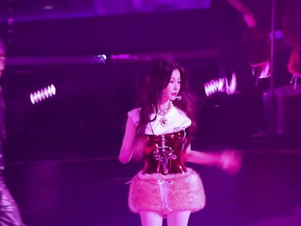 虞书欣 我怎么这么好看!!! 青你超可爱的舞台啊!!!
虞书欣 你最好看!!!
#虞书欣双轨 #虞书欣姜暮 #虞书欣blossom生日音乐狂欢派对 #虞书欣我怎么这么好看直拍 #虞书欣生日会