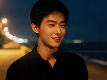 #歌曲还爱着你 好想听听你的酒后吐真言。