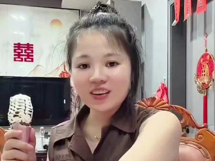 老谭是真的很爱这个孙女啊,小拾壹想吃什么都给她,妈妈反对也无效😂😂😂 #小拾壹 #老谭 #颜颜 #老弟 #日常唠嗑