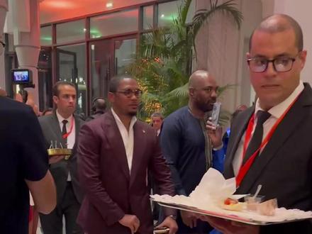 顶级离谱事件!喀麦隆足协主席埃托奥非洲杯不招阿布巴卡尔,原因居然是怕他破自己的进球纪录??#喀麦隆 #埃托奥 #阿布巴卡尔 #非洲杯 #奥纳纳