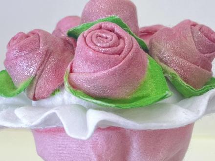 洗脸巾做的玫瑰花束🌹,粉糯到心巴上了!#手工diy #洗脸巾手工 #玫瑰花束 #送礼物 #创意手工