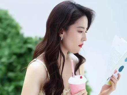 他们告诉我这是美团广告而已😍😍#刘亦菲 #黄亦玫