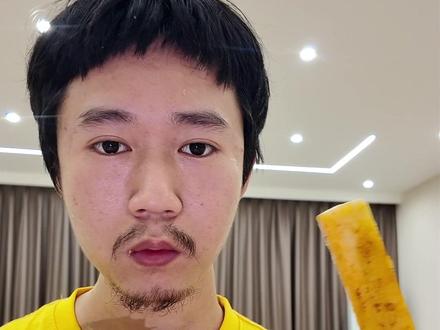 王甜心挑战吃肯德基。