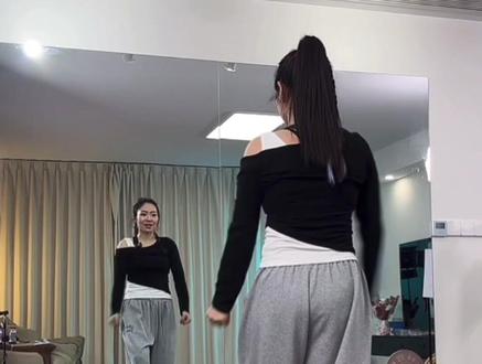 广场舞《我们站着就是理由》 超长完整版 0.7倍速口令教学
舞蹈原创:舞侠小敏
视频来自:舞侠小敏 老师 教学课堂