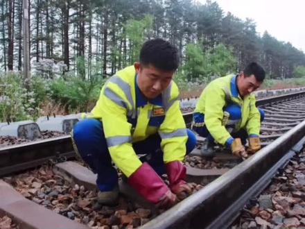 高铁钢轨如何应对热胀冷缩 #科普知识