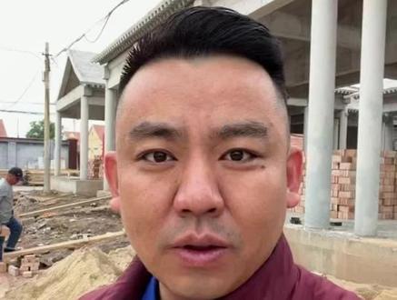 未曾经历他人的来路,便不必轻易评判他人的归途。打拼一路走来的辛酸只有自己清楚,用心孝养父母、安稳经营生活,无愧本心就好。修身立德从来都是各自修行,共勉就好。#正能量 #东升百瑞地毯 #台球室地毯 #恒昌达地毯 #酒店地毯