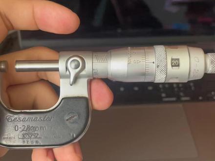 这个微米千分尺是多少的读数嗷
#千分尺如何读数 #千分尺的使用方法 #微米千分尺