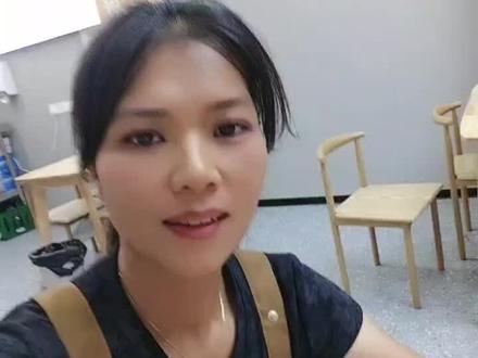 笑笑姐,我想去韩国,请大家给我投票#粉丝朋友们,有没有机会出国去旅游,就靠你们了,笑笑姐。