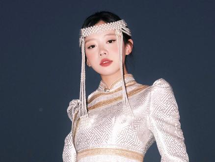 蒙古袍特有的美 #蒙古袍