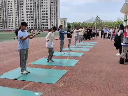体育中考模拟测试,让学生了解自己成绩的同时也提前感受测试设备和流程!