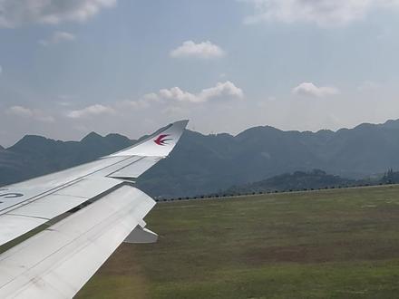 至境世家纯电版高阶智驾征服重庆? #别克至境世家纯电版 #行业首台900V的MPV #重庆8d魔幻城市 #momenta辅助驾驶 #50万级最强纯电豪华MPV