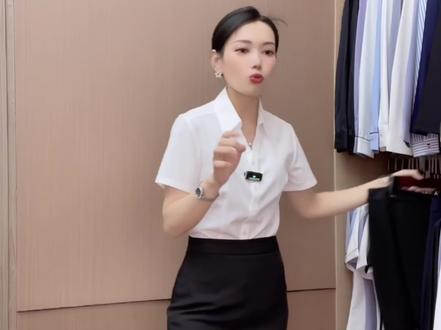 这条黑色的半身裙也太好穿了吧 上班就这样穿衬衫配半身裙,气质有女神范又正式,上班这样穿好看!#职业穿搭 #黑色西裙 #薄款西装裙 #职业女性